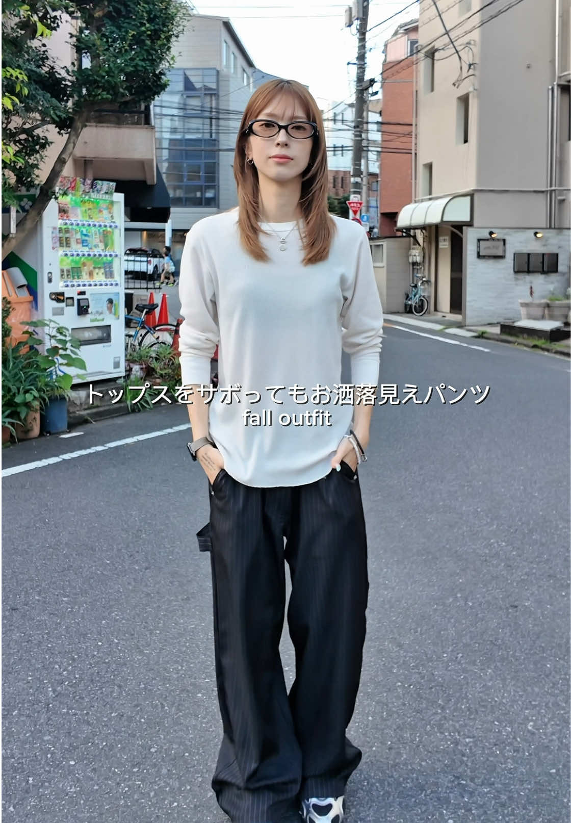 無地T合わせが最高なアイテム。 シワもできにくくガシガシ穿けるスラックス。リベットがアクセントになってコーデが寂しくならない @MUJIN Vintage＆Original 