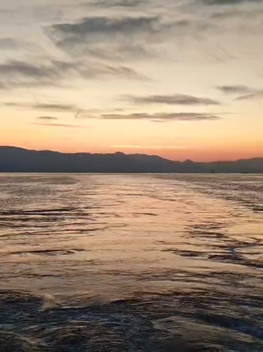 pikiran yg tenggelam dalam senja 😉 . . 📍Corfu, Yunani... 🌅 #fypage #fypp #cruiseship #hollandamericaline #CapCut 