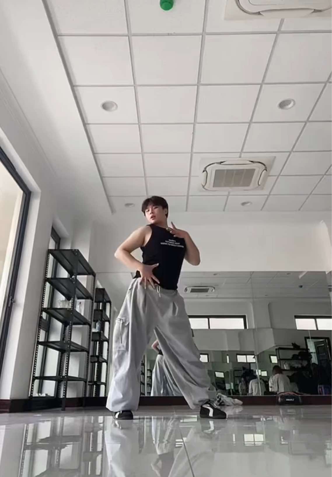 Đã không iu thì thoi ta cần chi gian dối (dc: @NEZT CREW) #dancechallenge #xuhuong #fyp #minhtuyet #tatuuu 