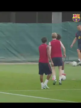 Their reaction to pedri's nutmeg to gordan 😭😂 #barcelona #football #foryou #fypシ #viewsproblem 