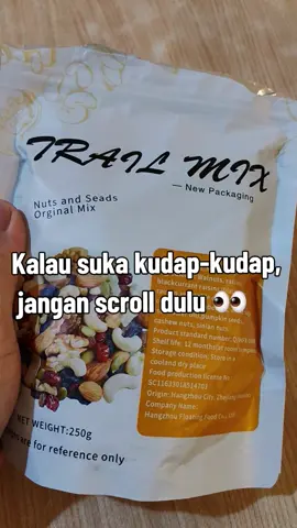 Kudapan simple tapi nampak sedap 😍🥜 Campuran kacang & buah kering, sesuai untuk simpan di rumah atau bawa ke mana-mana. 🛒 Nak cuba? Klik Beg Kuning sekarang! 👇 #TikTokShop #BegKuning #AffiliateTikTok #Kudapan #NutsAndSeeds 