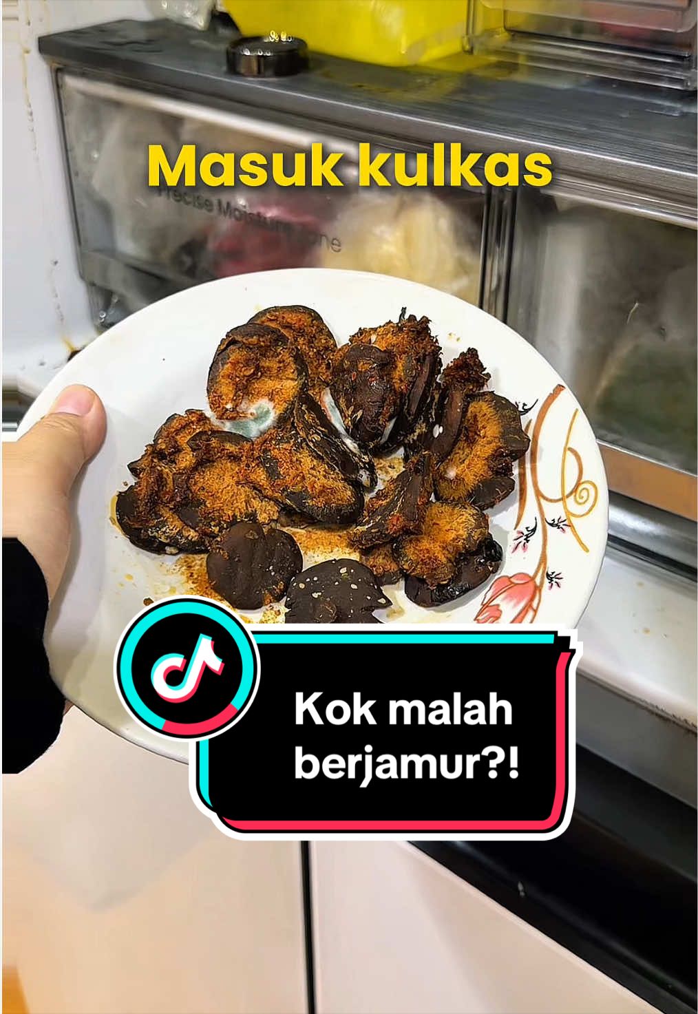 Cek kulkasmu! Pastikan suhu dinginnya berkerja dengan baik dan pastikan kulkas tetap bersih ya! #kulkas #pembersihkulkas #polkipembersihkulkas #polki 