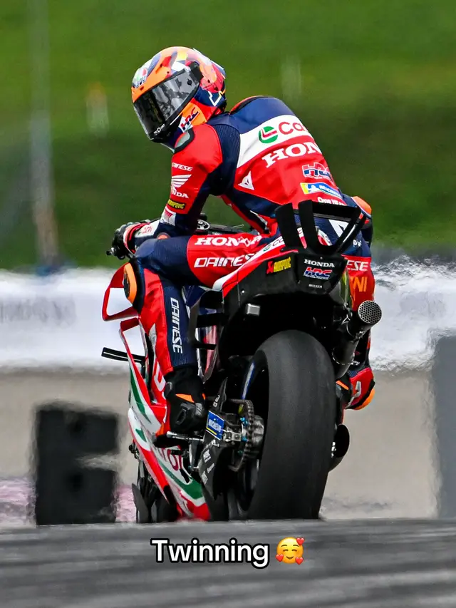 Great minds think alike 😏 #AustrianGP🇦🇹 #MotoGP #SameThing 