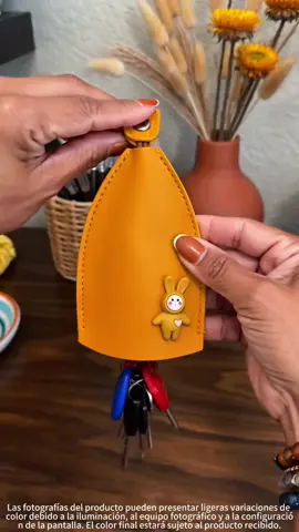 ¿Cansada de buscar tus llaves en el bolso? Este lindo estuche para llaves con diseño de extracción rápida protege tus llaves de rayones, ideal como regalo para mujeres. 🐰#AccesoriosParaMujer #EstucheDeLlaves #LlaveroKawaii #RegalosOriginales #AccesoriosDeCoche  