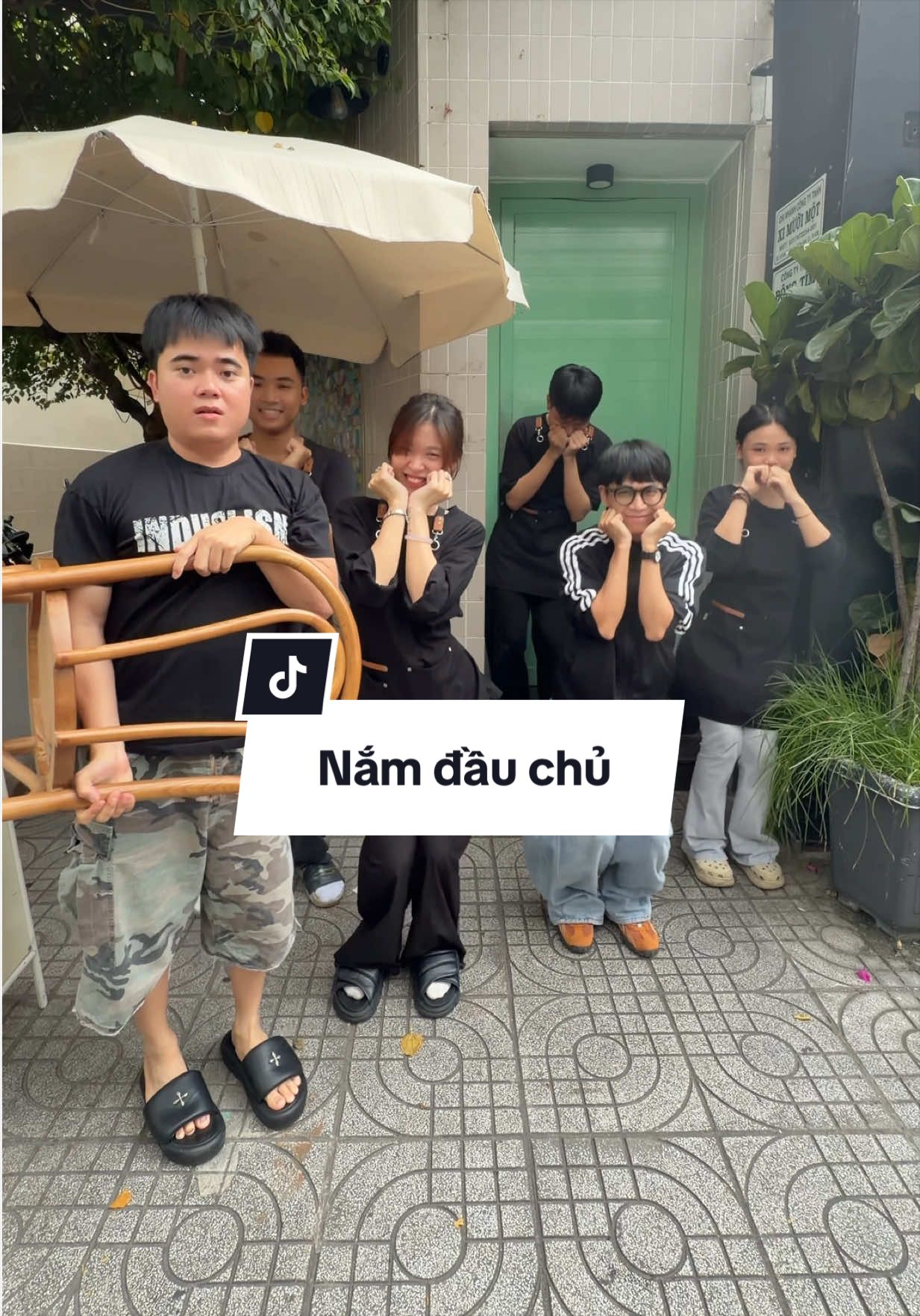 Cầm đầu chủ @Bông Tím 