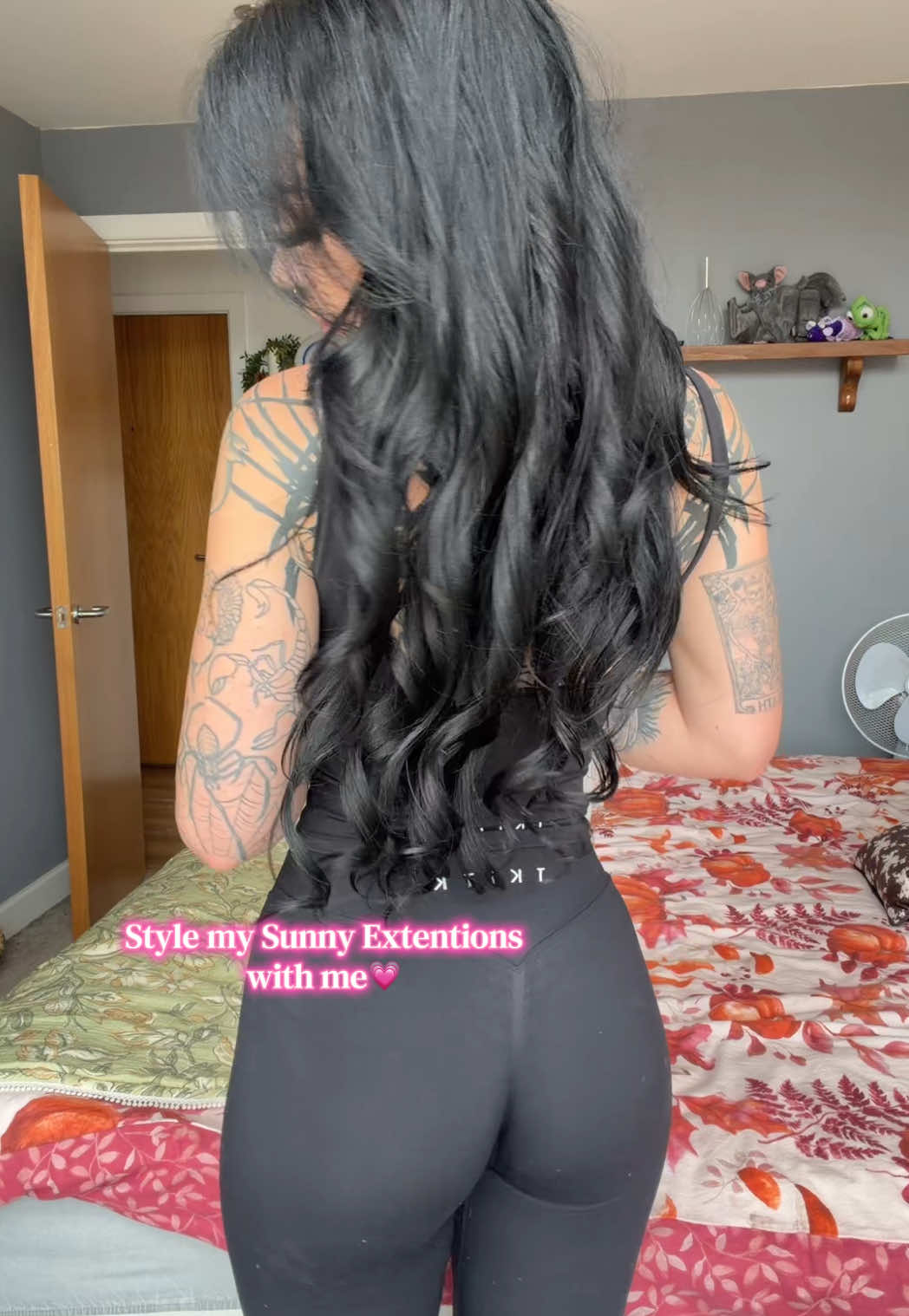 I’m loving some loose curls at the moment, and they’re so easy and quick todo💗👑  Hair by @Sunny Hair 💇🏻‍♀️ #fyp #foryoupage #tattoos #tattooinspo #tattooideas 