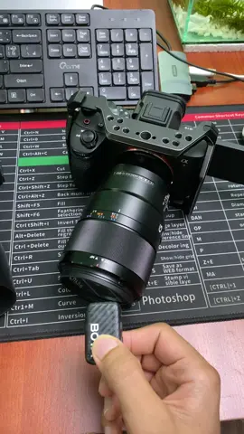 Sony Vs Canon 😂😂 (Canon so sad 🥲) #sony #canon #a7iv #camera #compares 