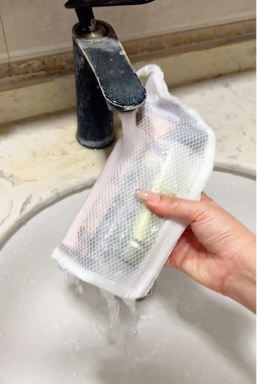 #travelhacks#travelhacksntials#toiletry#toiletrybagh#hygienehacksc