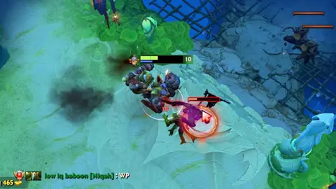 (Techies) в Dota 2! Это один из самых необычных героев в игре — его часто называют «минёром», и его стиль игры строится вокруг установки ловушек. Я подобрала главное: кто он, какие у него способности и как на нём играть.  Кто такой Течис — герой дальнего боя, основной атрибут — интеллект. Его обычно берут на сложную линию в роли саппорта, и он особенно силён в начале и середине игры. Суть его геймплея — контролировать территорию с помощью мин и создавать опасные зоны для врагов.  Способности У Течиса четыре основные способности и одна врождённая.  Sticky Bomb («Липкая бомба»). Герой бросает бомбу в область. Если она приземлится рядом с врагом, то приклеится к нему и замедлит. Через пару секунд бомба взорвётся, нанеся урон и дополнительно замедлив врагов вокруг.  Reactive Tazer. Течис окружает себя (или союзника) зарядом электричества, временно увеличивая скорость передвижения. Если атаковать заряженную цель, на обидчика наложится бессилие и нормальное развеивание. Когда заряд заканчивается, он взрывается, накладывая бессилие на всех врагов вокруг. С Aghanim's Shard способность можно применять на союзников, а взрыв наносит дополнительный урон.  Blast Off!. Герой прыгает в гущу врагов и при приземлении взрывает боезапас: наносит урон по области и оглушает противников. При этом Течис получает урон от собственного взрыва (20% от текущего здоровья), но умереть от этого не может. Способность также уничтожает деревья в радиусе.  Proximity Mines. Течис устанавливает невидимую мину. Её нельзя раскрыть напрямую, но она станет видимой, если враг зайдёт в определённую зону активации. Мина взорвётся, если противник пробудет в этой зоне секунду. Взрыв наносит урон (зависит от расстояния до мины) и временно снижает сопротивление магии врагов.  Minefield Sign. Эта способность открывается только после покупки Aghanim's Scepter. Течис ставит табличку: мины в её радиусе становятся неуязвимыми и наносят на 15% больше урона. Если враг пройдёт в радиусе 200 от таблички, вокруг неё на 10 секунд возникнет минное поле.  M.A.D. (врождённая). После смерти Течис оставляет за собой «бочку-бесячку». Она взрывается через 1,5 секунды и наносит урон врагам вокруг, причём величина урона зависит от максимальной маны героя. С Aghanim's Shard бочку можно поставить вручную в указанную точку.  Аспекты У Течиса есть три аспекта, которые меняют стиль игры: Squee's Scope — увеличивает скорость полёта снарядов и дальность атаки с каждым очком скорости атаки. Подходит для керри-вариации. Spleen's Secret Sauce — увеличивает урон от Blast Off! в зависимости от максимального здоровья владельца. Spoon's Stash — позволяет складывать чары нейтральных предметов друг с другом.  Как играть У Течиса довольно специфичный плейстайл. Он не очень силён в прямых командных драках, зато отлично работает на контроле карты и соло-убийствах. Типичный прокаст может выглядеть так: сначала Reactive Tazer (чтобы наложить бессилие и развеять эффекты), затем Sticky Bomb для замедления цели, после — прыжок Blast Off! и быстрая установка нескольких Proximity Mines. Важно грамотно прятать мины за деревьями и другими объектами.  Сборка Подход к сборке зависит от выбранного аспекта.  Если играете через Squee's Scope, фокус на скорость атаки и урон с руки. В такой сборке берут Power Treads, Dragon Lance, Maelstrom, а позже — Daedalus, Parasma или Moon Shard.  Если делаете упор на магический урон от способностей, в сборку включают Aghanim's Scepter, Ethereal Blade, Octarine Core, Scythe of Vyse, а также предметы поддержки вроде Glimmer Cape, Force Staff, Pipe of Insight. #dota2highlights #fyp #recomendation #dota2 #дота2 