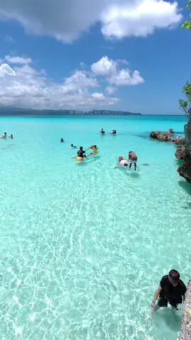 Crystal-clear waters at White Beach, Station 1, Boracay Island, Philippines. 🏝️🌊💙 #Boracay #BoracayIsland #Philippines  #LoveThePhilippines #strand 