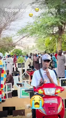 Yalla nala yalla yeureum te diegeul la si barke aldiouma dji 🙏