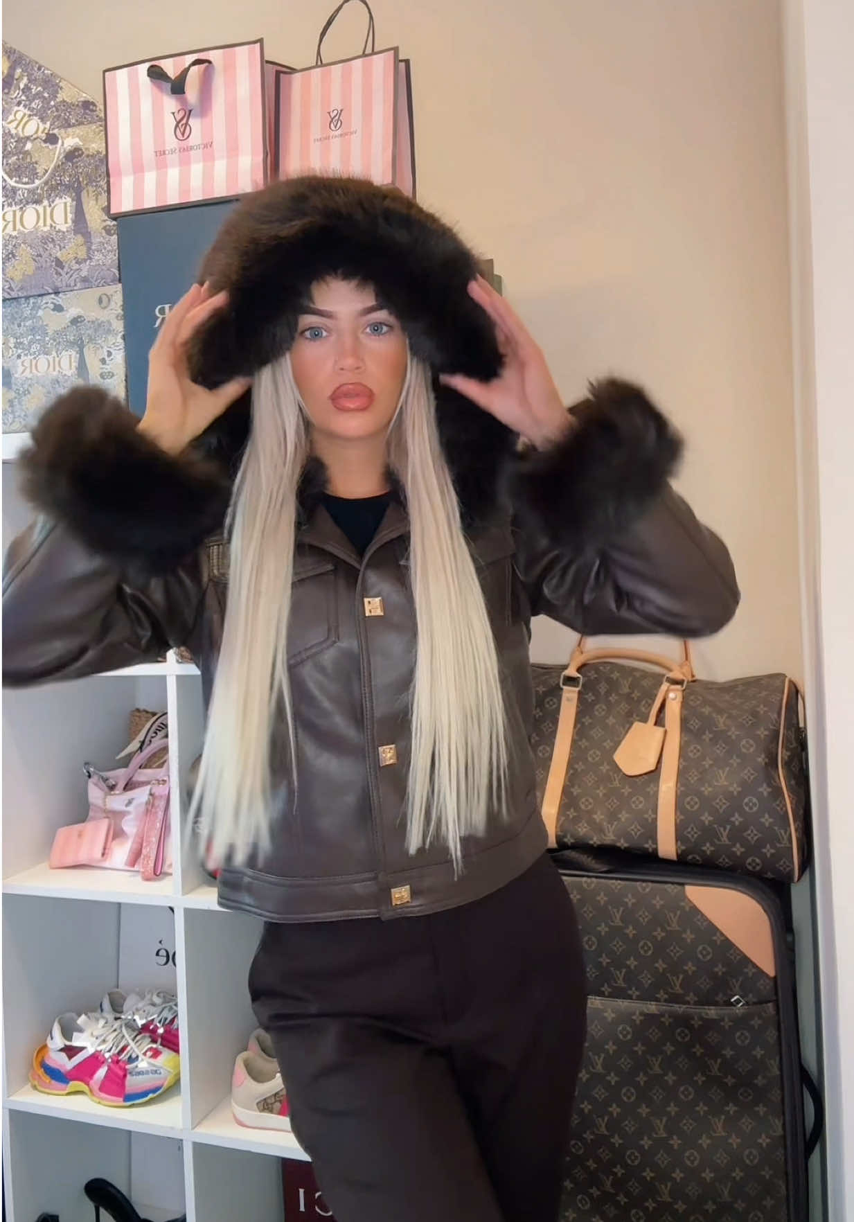 Unboxing my new coat📦🤎@La Perla Női Divatáru/EMelanie #hirdetés #autumncoat #browncoat #outfit #fy 