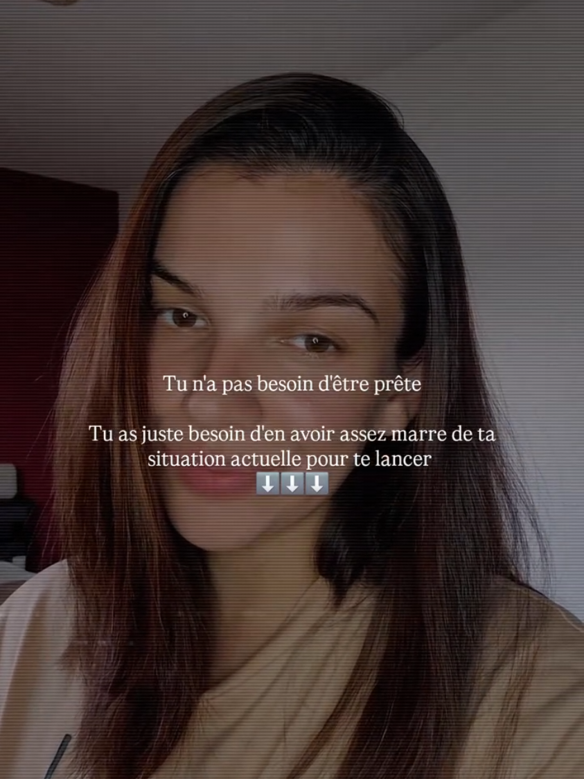 Tu n’as pas besoin d’être prête. Tu as juste besoin d’en avoir assez marre de ta situation actuelle pour décider que ça suffit. Assez marre de compter. Assez marre de repousser tes projets. Assez marre de te dire « un jour, je le ferai ». Parce que le déclic ne vient pas toujours quand on se sent prête. Parfois, il vient quand on réalise qu’on ne veut plus rester exactement là où on est. Alors commence. Même avec le doute. Même avec la peur. Même sans tout savoir. ⬇️ Si toi aussi tu sens que c’est le moment de changer quelque chose, viens écris moi. ⬇️ #marketingdigital #entrepreneur #MomsofTikTok  #revenusenligne #businessmom 