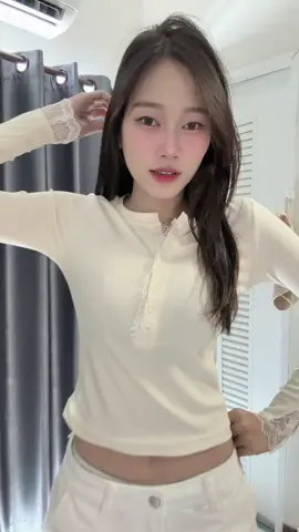 #เสื้อครอปแขนยาว #เสื้อครอป #เสื้อแต่งลูกไม้ #เสื้อลูกไม้ 