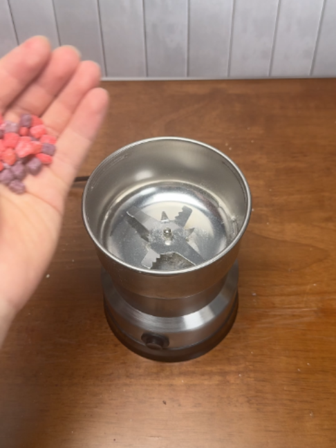 Xay tiêu nhanh gọn với cối xay đa năng này. Khônh cần mua thêm cối xay hạt khô riêng nha mn. Tiết kiệm được nhiều, xay lực mạnh mà êm tay lắm. Chị em tham khảo.#Dr.flash #tiktokshop #xuhuong #fypvietnam