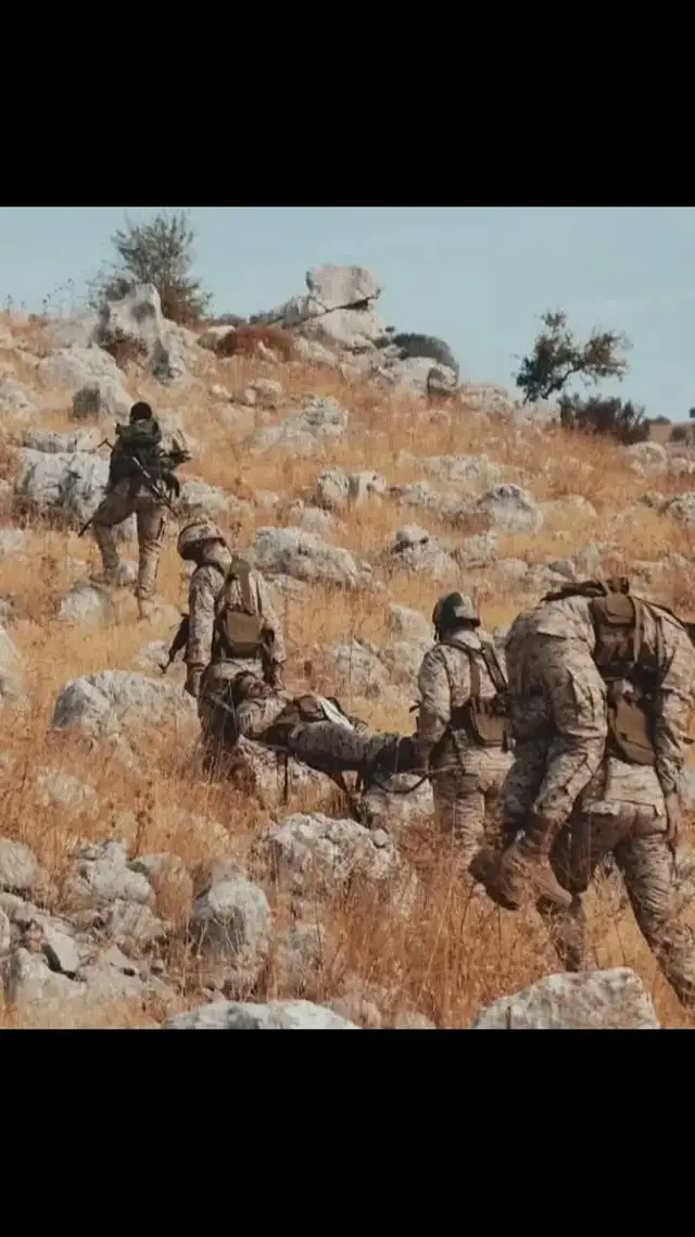 ' *سلامٌ على تلك الأجسادِ الطاهرة المُسجاة في وحشة العراء، تفترشُ الأرضَ وتلتحفُ السماء.* *ليت شعري، كيف عانقَ المطرُ جراحاتكم؟*  *هل مسحَ الغيثُ غبارَ التعبِ والركام عن ملامحكم النائمة، أم أن السماءَ بكتكم فغسلت بدموعها رمادَ الغياب؟*  *وكيف تناثرت حبّاتُ المطرِ، كالقطراتِ الباردة، على وجوهكُم التي ما زالت تشعُّ بنورِ اليقين..* *أكانت تقبّل جباهكم،* *أم تبكي بصمت؟* .