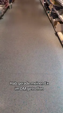 Hab gerade meinen Ex im DM getroffen  #ex #meme #dm #lustig 