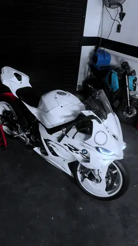 White x3 BMWS1000RR - #fyp #motorcycle 