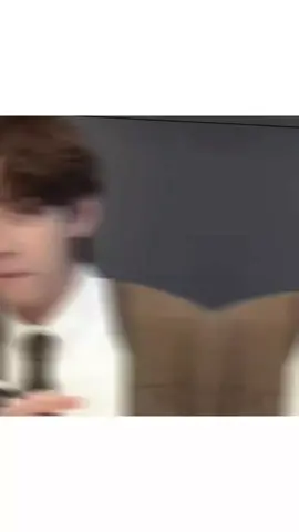 kon kon kambal mai mobile dekhta hai😂😂😂 don't miss end 💜𝗕𝗧𝗦⟭⟬💜 funny video🤣💜🤣 .  .  .  .  #BTS #ARMY #taehyung #Jk #fyppppppppppppppppppppppp @BTS @mnijungkook 