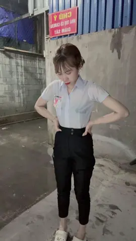 Lỡ quên áo mưa… thỳ mình tắm mưa luôn😆🌷 #tiktoklive #viral #fypシ゚ #xuhuongtiktok #yazakigroup 