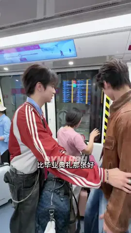 Sing & Kingston hôm đi cùng nhau nè, mà Leo ko đi cùng vì đi công tác á #ashtheseries  #kingston  #leopeng  #yixuan  #pengziye 