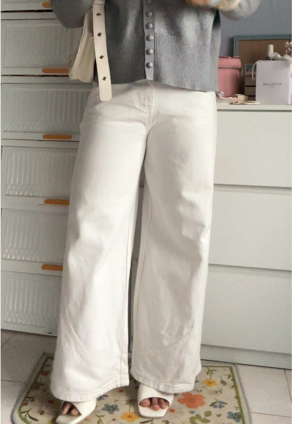 white jeans!!🐇