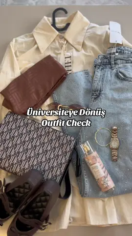 Üniversiteye dönüş başladığına göre kombinler hazır mı kızlar 😚🫶🏻Tam bir sonbahar sezonuna uygun kombin oldu🍂 *reklam değil #kombin #sonbahar #okuladönüş #outfitideas #creatorsearchinsights  