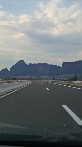 #viralvideos #foryou #💔 #shqiptarëtneperbote🇦🇱🌎 #albania ...Asgje si kujtohet ua jap un me firem kte 🤣🤣esht duke kaluar super me te ren 🤣🤣por kenga esht super🥰🥰🥰🥰🥰