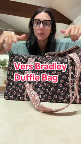 @Vera Bradley #dufflebag #verabradley #travelbag #giftsforher 