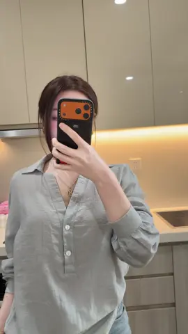 Áo sơ mi cổ V #xuhuongtiktok #hiendayne #thoitrangnu #outfit 