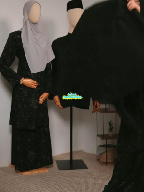 KITA DAH RESTOCK WARNA HITAMM! haiii kakakkkk since ramai yang minta restock hott warnaa kitav dah restock tau untuk warna hitam!! jom grab laju laju