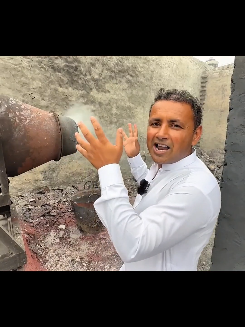 Black Salt Ko Factory mein kese banate hai Mukamal Video #blacksalt #village #desi #mubashir 