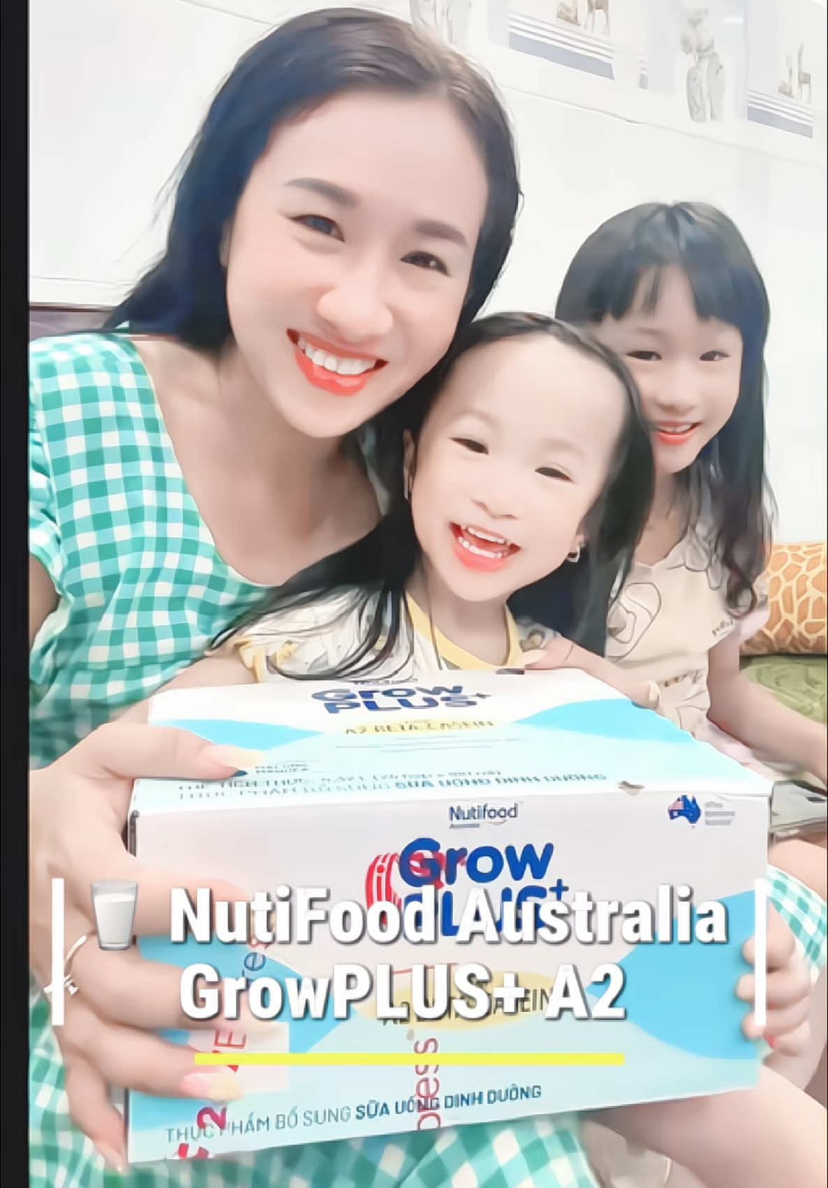 👩‍🍼 Mẹ chọn sữa cho bé thì nhớ xem kỹ thành phần nha! Mình đang tìm hiểu GrowPLUS+ A2 của NutiFood Australia vì sản phẩm sử dụng đạm A2 Beta-Casein, đồng thời có DHA, FOS, canxi và vitamin D3. Có sẵn dạng hộp pha sẵn nên khá tiện: mở hộp là dùng, bỏ vào balo cho bé mang đi học hay đi chơi cũng gọn. 👉 Mẹ đang quan tâm sữa đạm A2 thì bấm giỏ hàng xem thêm thông tin nha! #MomchelinA2 #GrowPLUSA2 #SuaA2 #sponsoredbynutifood #taphoacohau  @Tạp Hoá Cô Hậu 