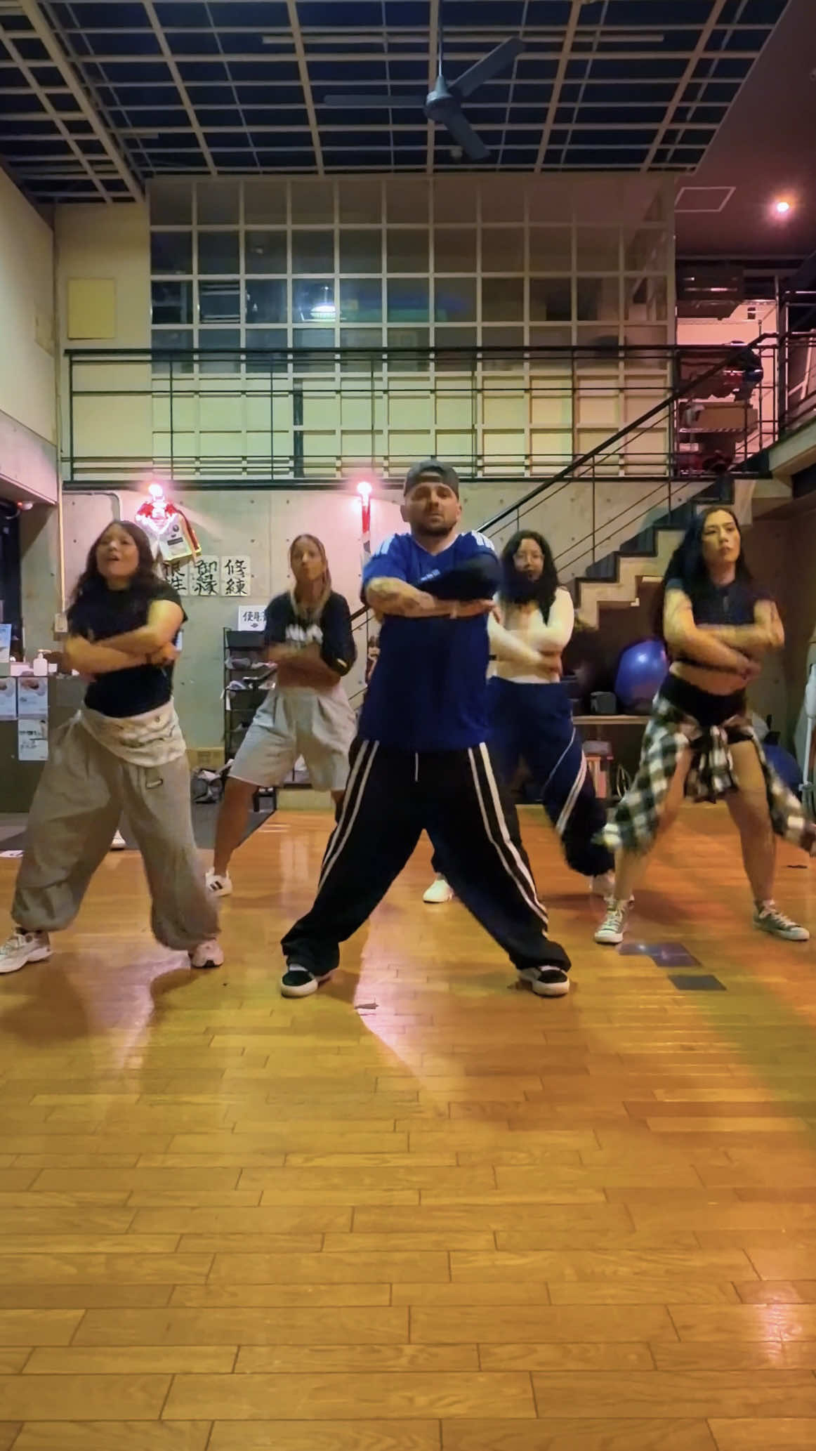 @Funk Experience Tour | Gifu 🇯🇵 Mais um dia que vai ficar na minha memória, que vibe absurda foi esse dia! Obrigado meninas e geral que colou, quero estar com vocês em breveeeee! 🥹 Mais uma vez o agradecimento especial para a @baillare_dance_school_ que tornou esse encontro possível! Minha casa Japonesa manda demaaais 🇯🇵✨