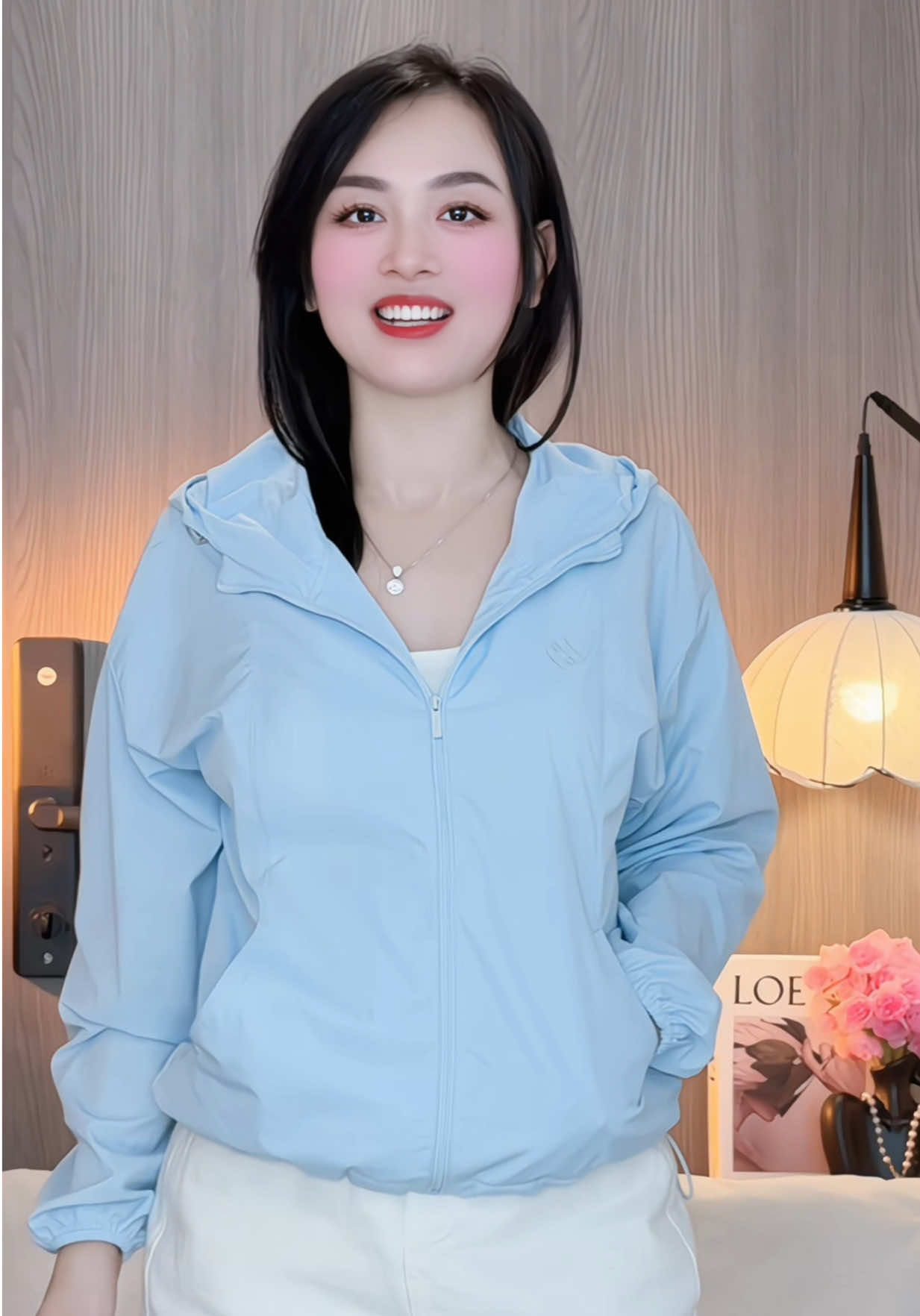 Săn ngay áo gió kháng nước mới nhà Guno nè #Linhlunglinh , #ÁogiókhángnướcGuno , #Trending 