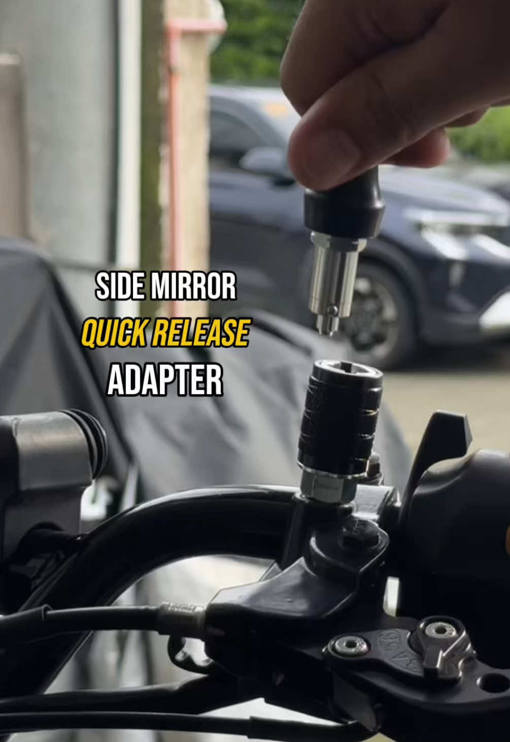 Ang talino ng naka-imbento nitong sidemirror quick-release adapter! napaka clean tingnan #motorcycle #accessories #sidemirror #musthave #quickrelease 