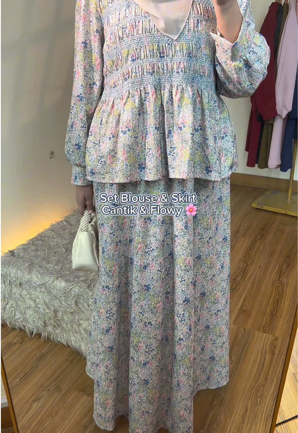 🌹 Tritta Set in the prettiest floral print 🌷 Cantik, flowy and easy to wear for a sweet feminine look 💞