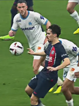 Vitinha 🎩🇵🇹 #PSG #Ligue1 #Vitinha #Skills #SportsTikTok 