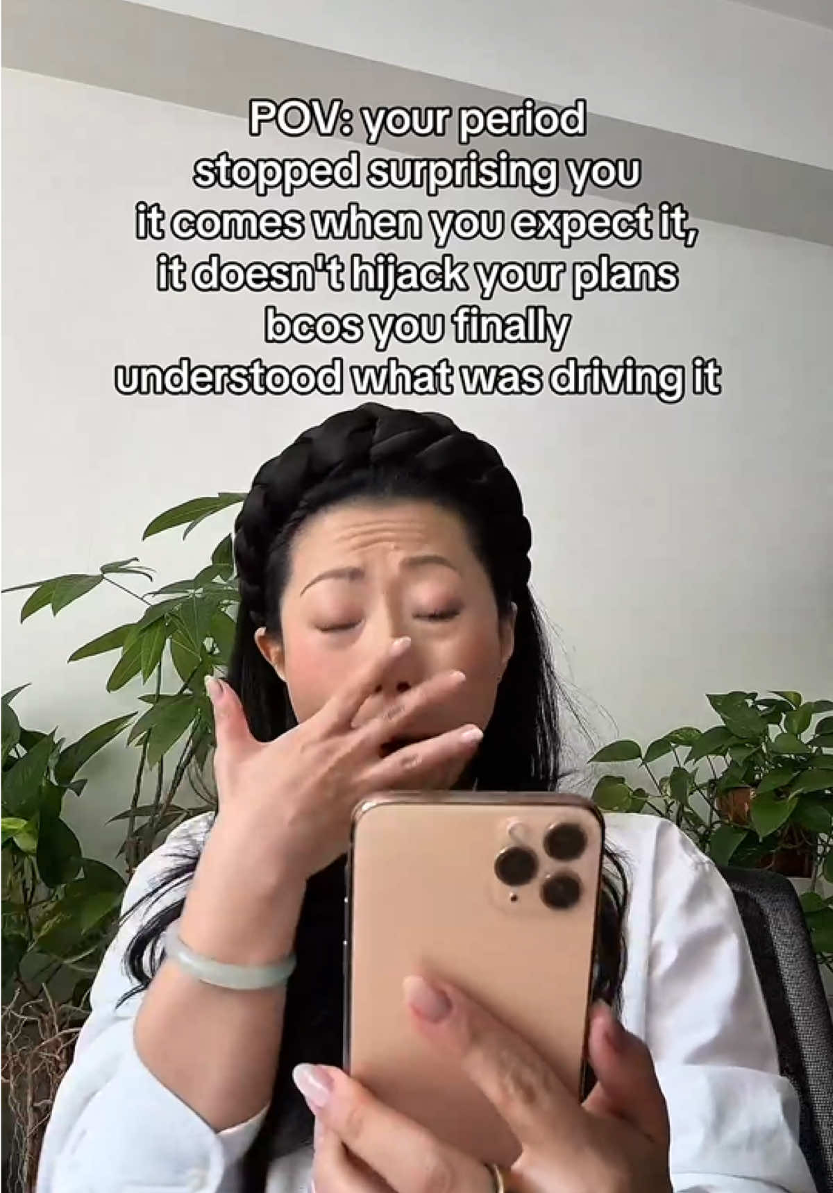 Do you actually know when your period is coming? There's a line in Chinese medicine that explains a lot: flow follows Qi. Blood moves where Qi leads it. When Qi is stuck, cycles wander, arriving early one month and two weeks late the next. Stress, long hours, and holding a lot in are the usual reasons Qi stops moving well. Movement helps. So does saying the thing you've been sitting on for three weeks. Save this if your cycle has a mind of its own 💜 Follow to learn more holistic tips to support your cycle naturally based on Chinese medicine 🌿 #irregularperiods #menstrualcycle #cyclehealth #chinesemedicine #womenshealth irregular periods, qi stagnation, cycle tracking, stress and cycles, chinese medicine, cycle health, women's health