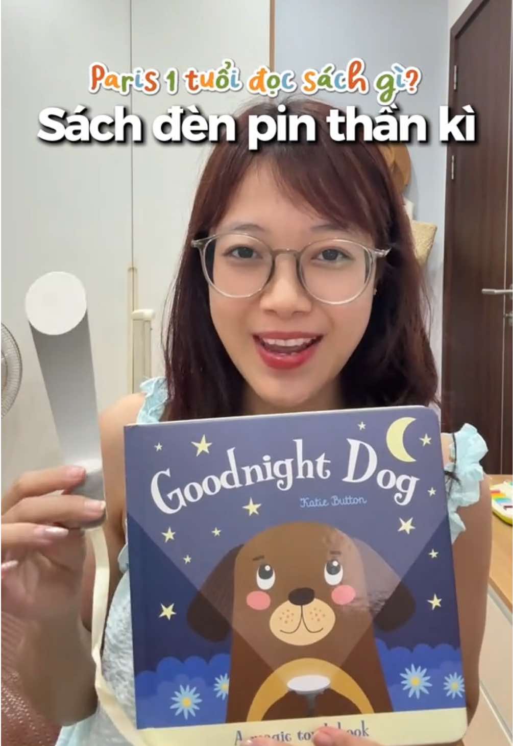Mới unbox mà thấy hay quá nên phải quay cho các mom xem đâyy - Sách đèn pin thần kì cho bé 👌 Paris 1 tuổi đọc sách gì? #chuyennhameparis #sachchobe #giaoducsom #dochoichobe #mebe