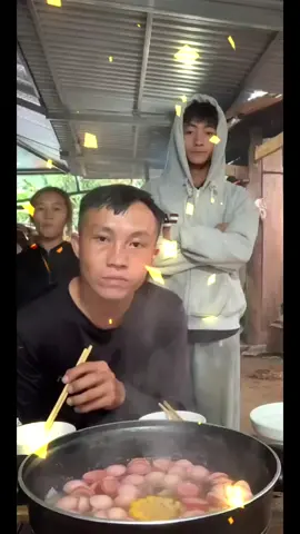 Amy Wong, cảm ơn bạn vì đã đặc biệt ủng hộ phiên LIVE của tôi! Tôi sẽ tiếp tục sáng tạo nội dung LIVE hay hơn!@Amy Wong #tiktoklive #livehighlights #livegift #leonthekitten #galaxy chân thành cảm ơn bạn rất nhiều chúc bạn của tôi luôn luôn mạnh khỏe hạnh phúc ạ món quà rất tuyệt vời 🥳 