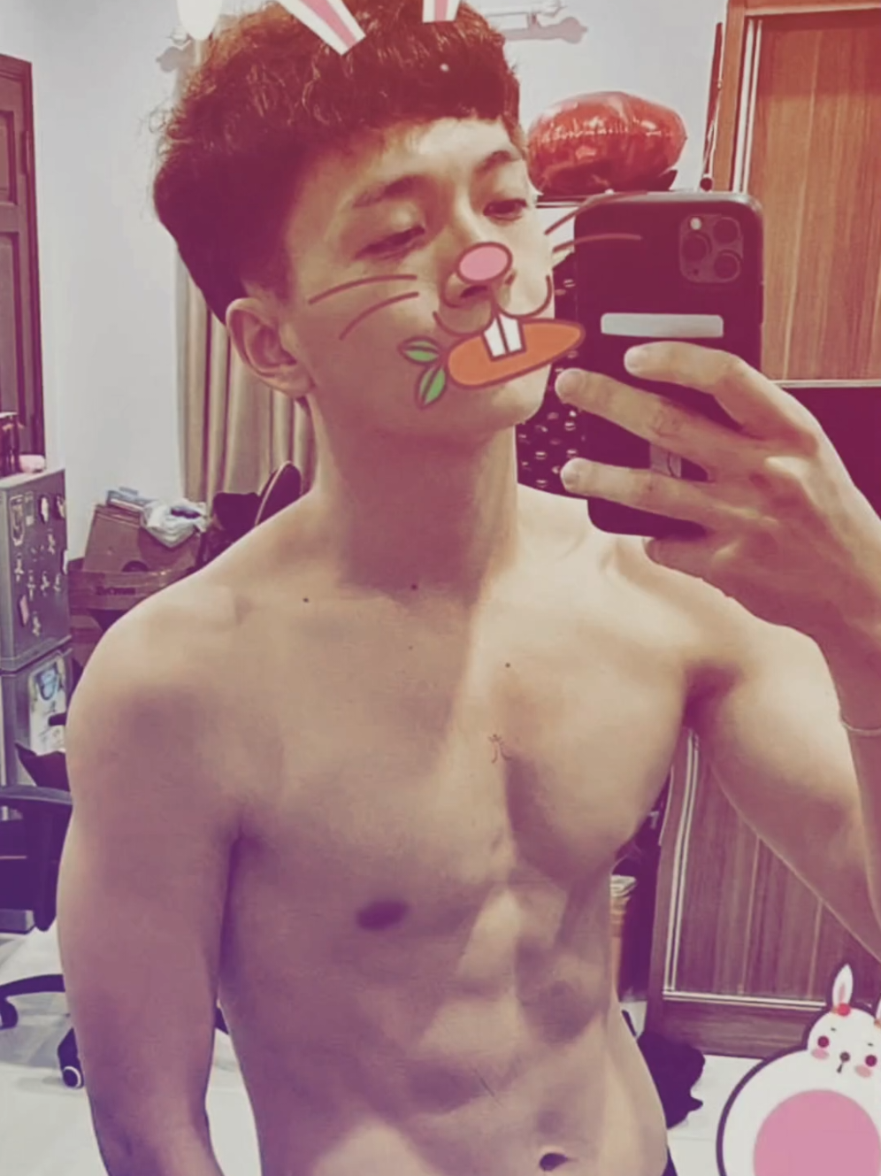 Repost 😭 | Ngô Kiến Huy (tên thật là Lê Thành Dương, sinh ngày 29 tháng 6 năm 1988 tại TP.HCM) là một nam ca sĩ, diễn viên và người dẫn chương trình (MC) vô cùng đa tài của showbiz Việt. Với biệt danh thân thuộc là 