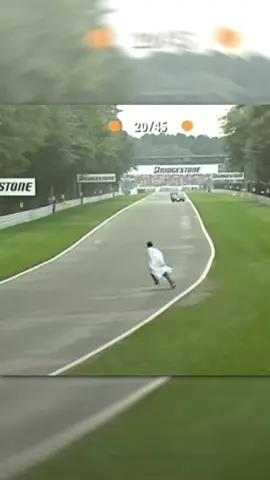 si bro melakukan protes di tengah race saat setelah di pecat Mercedes 😹🗿 #mercedes #formula1  #f1 #jj #fyp 