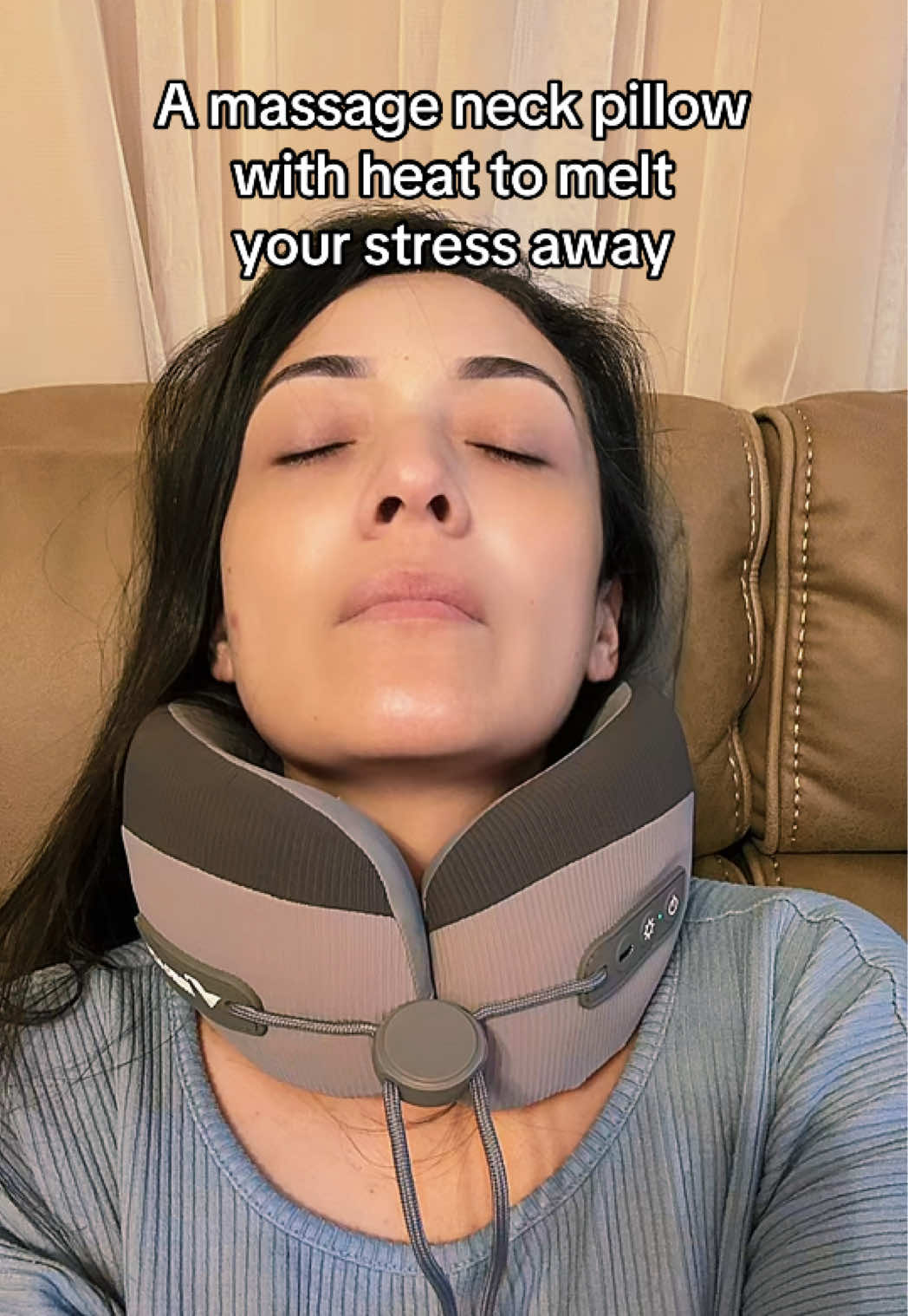 This pillow feels great, and you can use it sitting down. #masaage #pillow #neckpillow #neckmassager #StressRelief