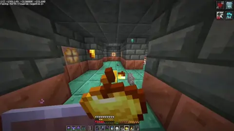 gettinf a second mace #Minecraft #fyp #mace #trailschamber 