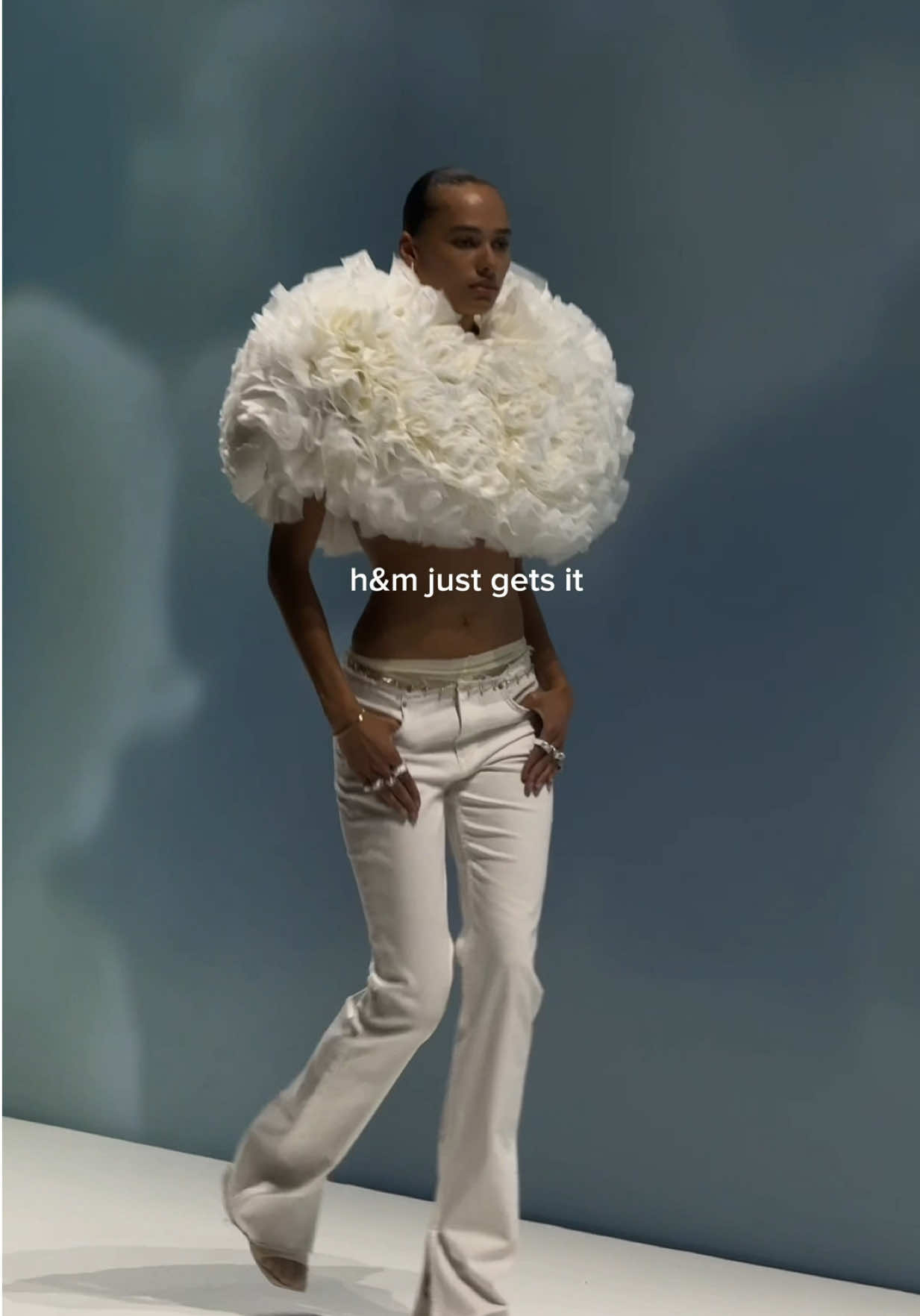 The @H&M A/W collection is everything and more! Anzeige 