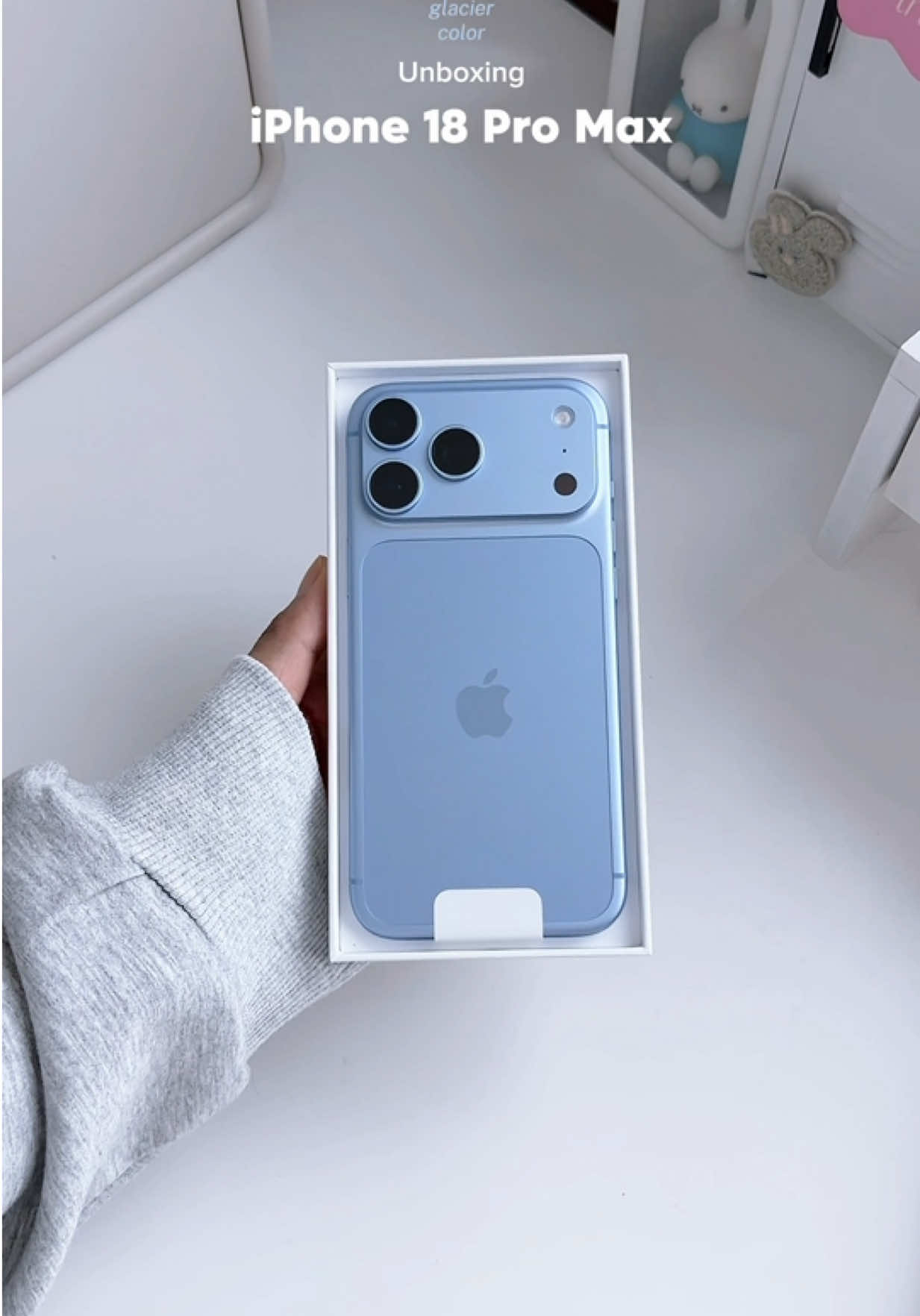 Unboxing the glacier iphone 18 pro max 🧊🩵👀 #iphone18 #iphone18promax #unboxing #glacier 