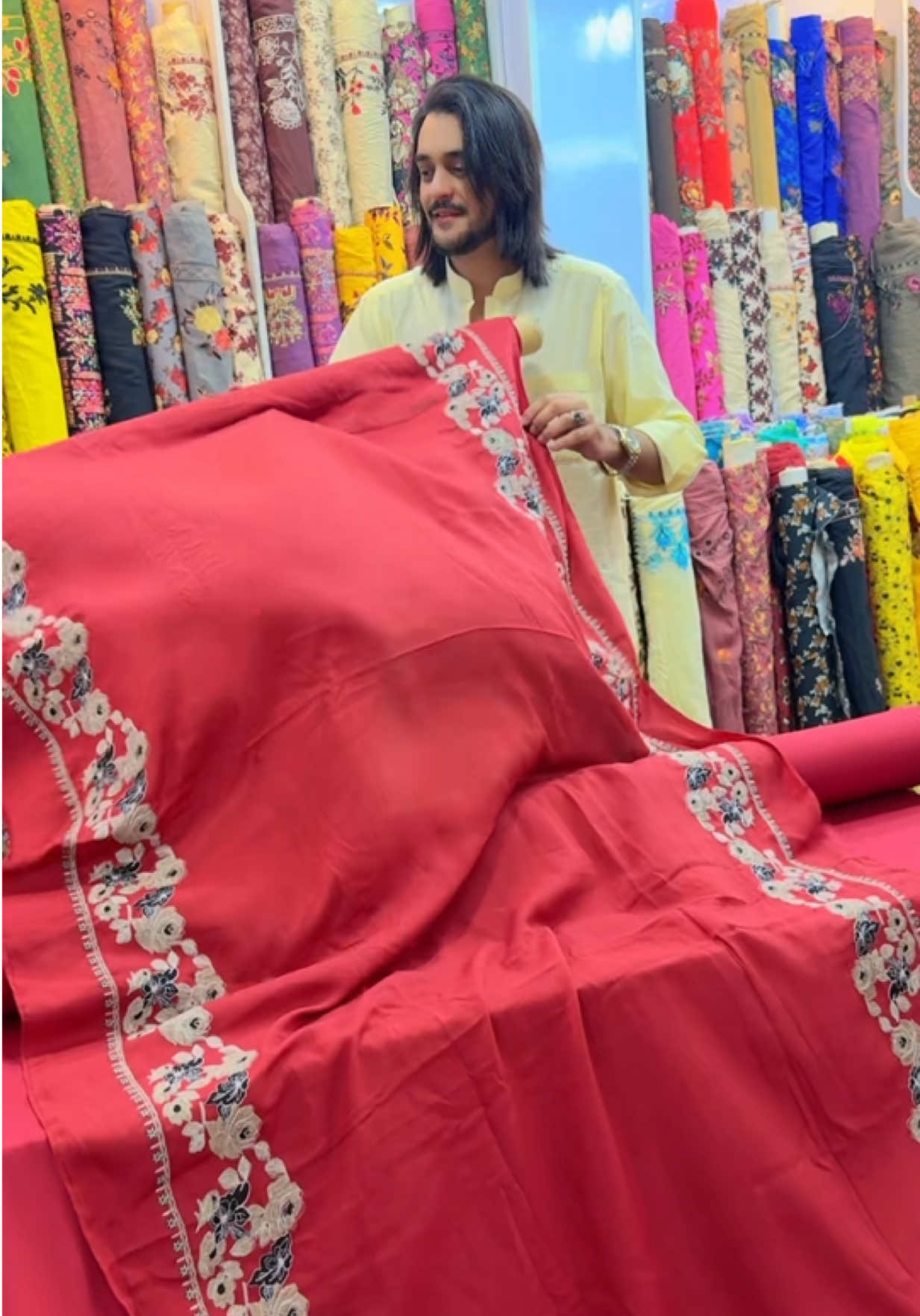 Kotrai marina plain suit with kashmir embroidered shawl😍❤️🧿#thingbigownbigger #foryou #foryoupage #shopping 