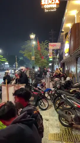 suasana di mlm Har di kota orang #cb #jogjakarta #jokers #madukberanda #videoviral 