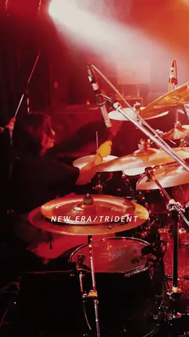❤️‍🔥#TRiDENT / NEW ERA 映像内で一部激しい点滅がございます⚠️ ◥◣  LIVE INFO  ◢◤ 2026年9月22日（火・祝） 『おじ祭り2026』 今年も”おじの祭典”がやってくる🔥 35歳以上の男性限定イベント！🙆‍♂️ 🎫一般発売（先着）🔥 9月21日（月）23時59分まで ぴあ：w.pia.jp/t/trident-t/ イープラス：eplus.jp/trident/ #TRiDENTJP #girlsband #rockband  #ガールズバンド 